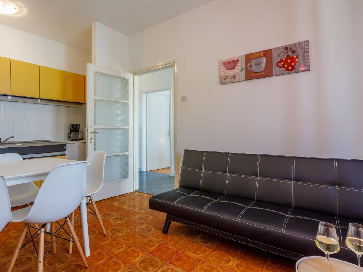 Apartment Tea By Interhome Novi Vinodolski